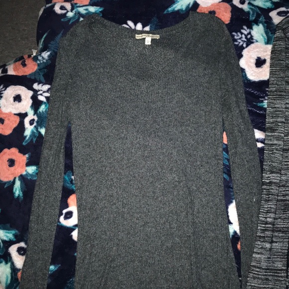 Woman’s neck express shirt - Picture 1 of 2